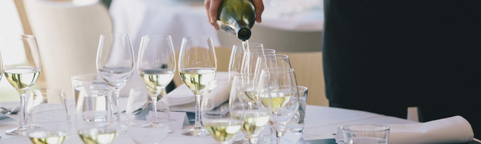 100705-Chardonnay-Pour-2000.jpg