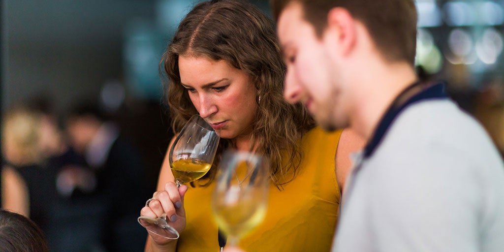 5 steps to tasting wine like a pro