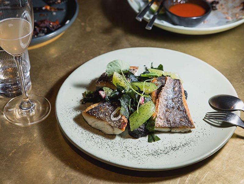 Sparkling wine with fish